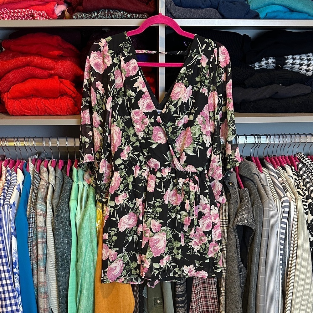 Bailey Blue black/pink floral 3/4 sleeve elastic waist v neck romper size S